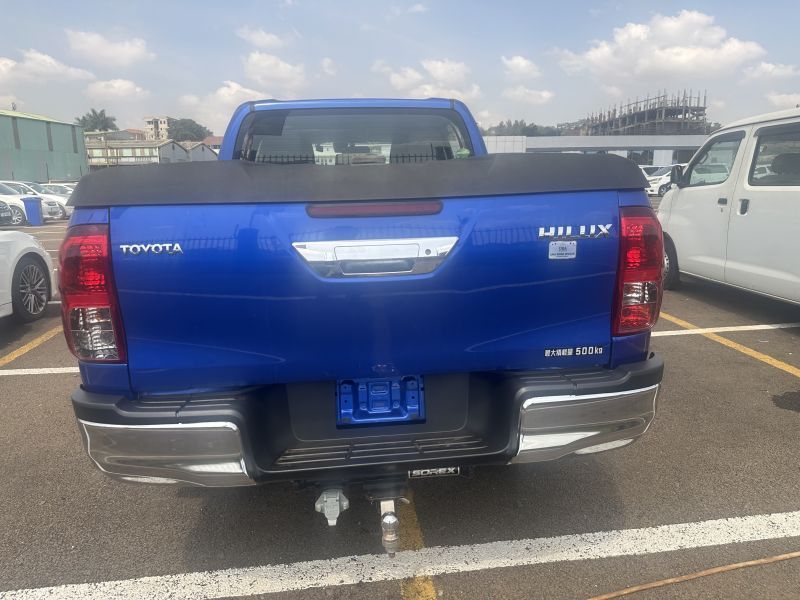 2018 Toyota Hilux Pickup photo