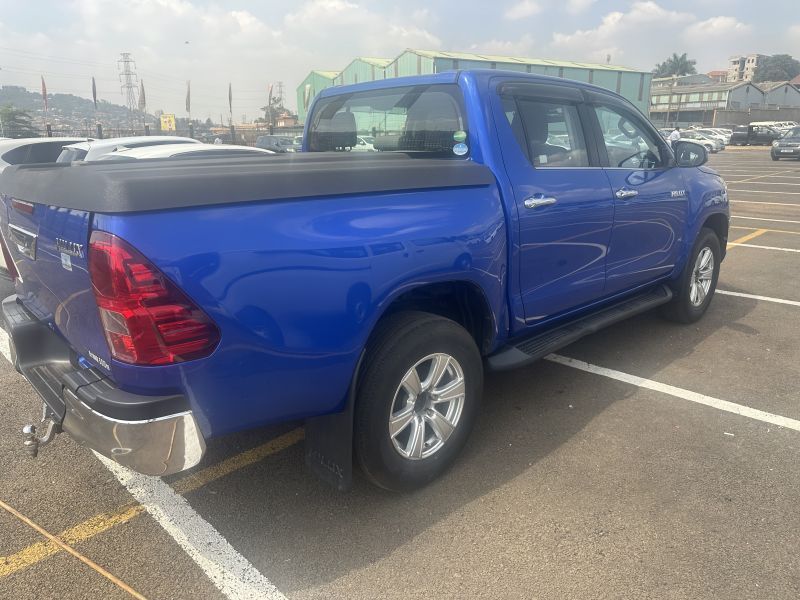 2018 Toyota Hilux Pickup photo