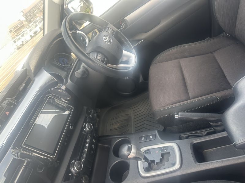 2018 Toyota Hilux Pickup photo