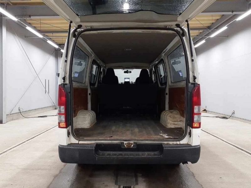 2013 Toyota HIACE VAN pictures