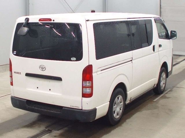 2013 Toyota HIACE VAN pictures