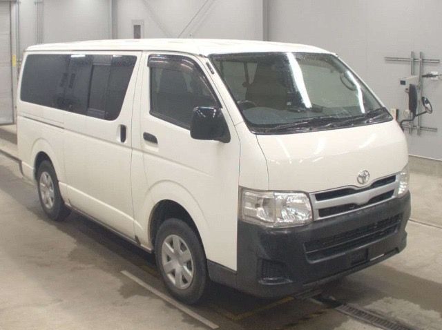 2013 Toyota HIACE VAN pictures