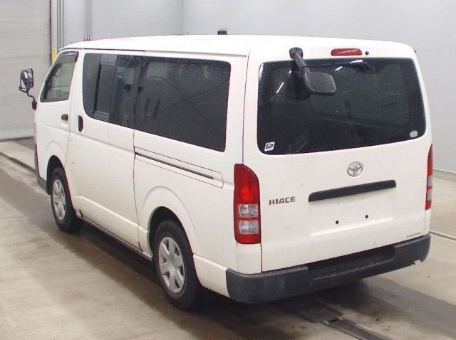 2013 Toyota HIACE VAN pictures