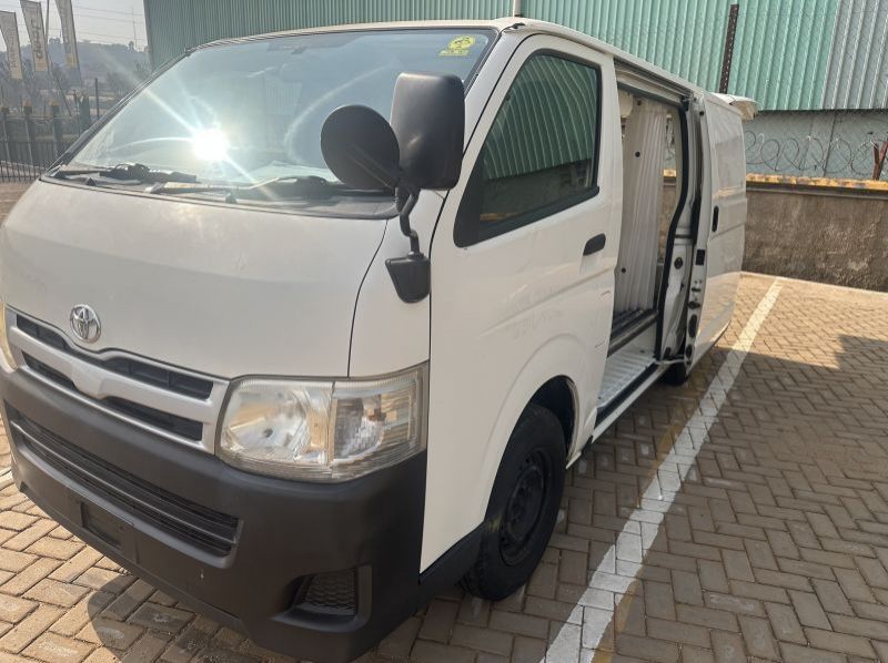 Used Toyota Hiace for sale in Kampala, Uganda