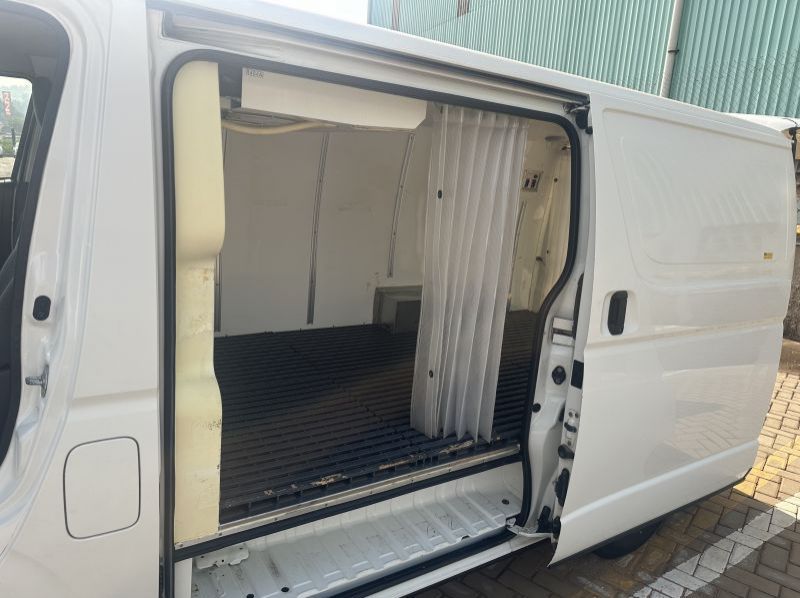 2013 Toyota Hiace pictures