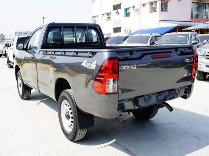 2025 Toyota Hilux INGLE CAB 2.8 4WD MT Dark Gray pictures