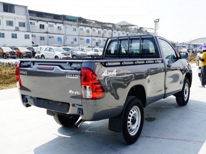2025 Toyota Hilux INGLE CAB 2.8 4WD MT Dark Gray pictures