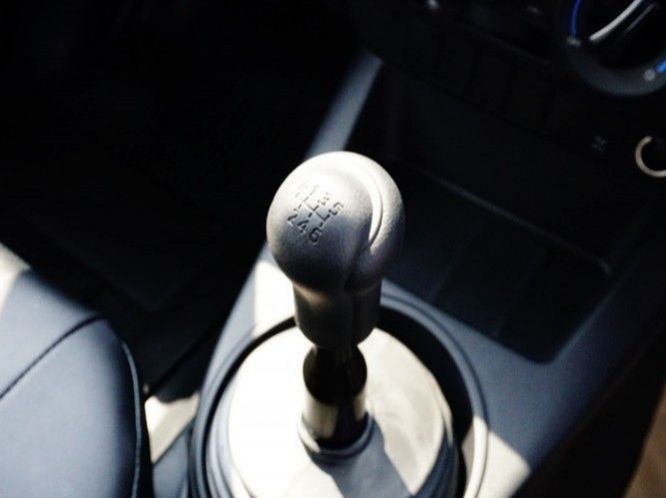 2025 Toyota Hilux INGLE CAB 2.8 4WD MT Dark Gray pictures