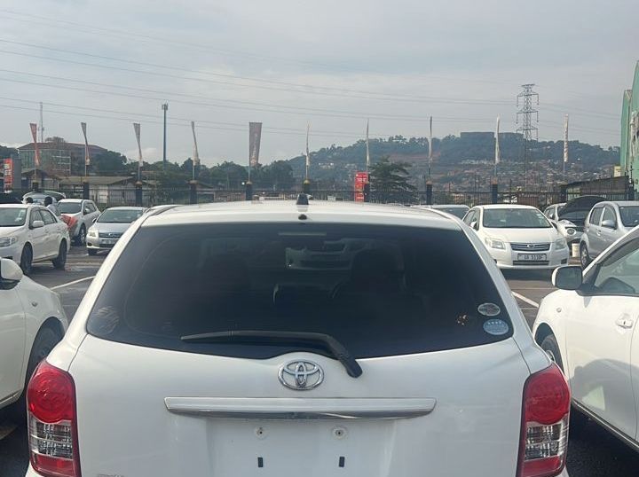 2015 Toyota Fielder pictures