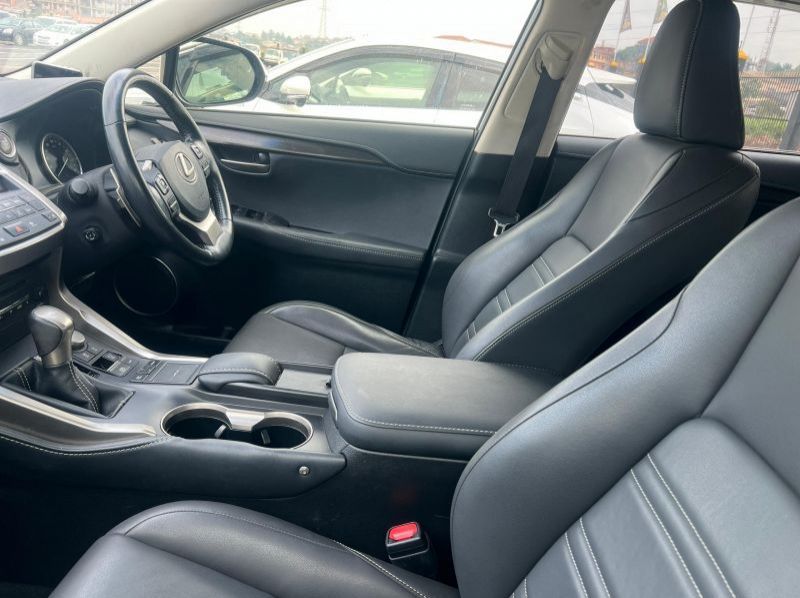 2016 Lexus NX200T pictures