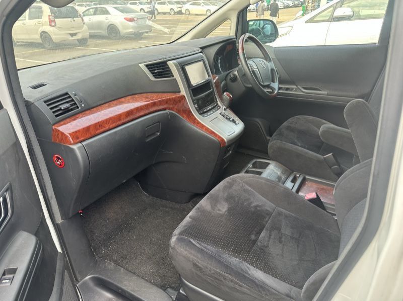 2010 Toyota VELLFIRE pictures