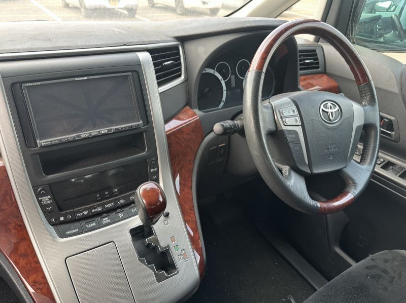 2010 Toyota VELLFIRE pictures