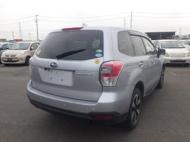 2017 Subaru Forester pictures