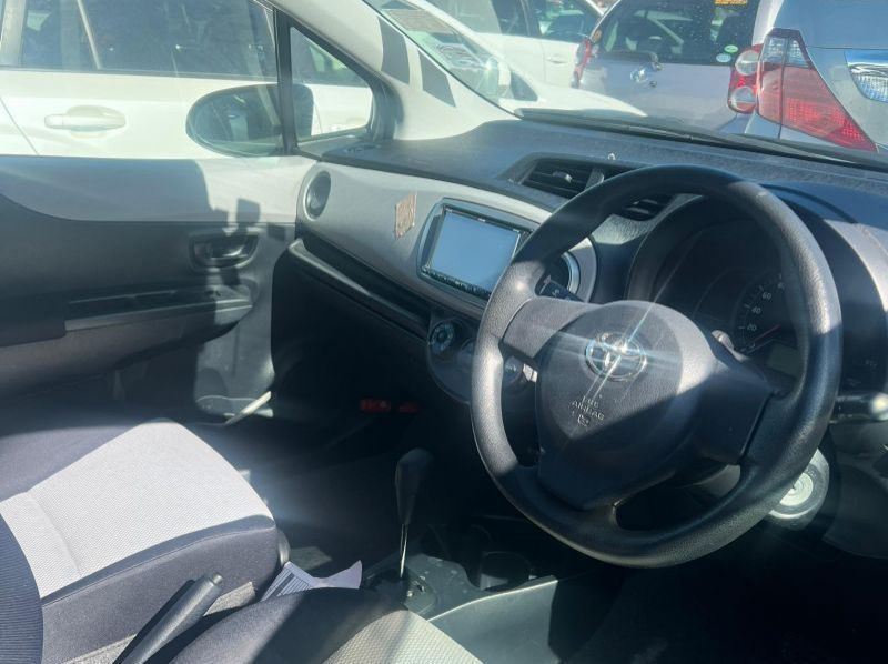 2012 Toyota VITZ pictures