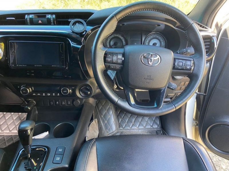 2019 Toyota Hillux pictures