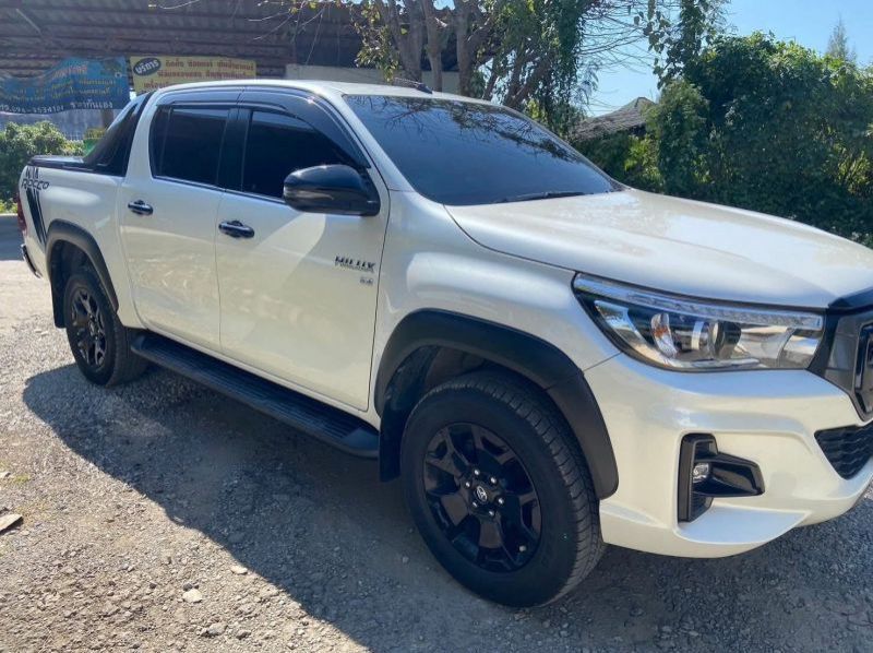 2019 Toyota Hillux pictures