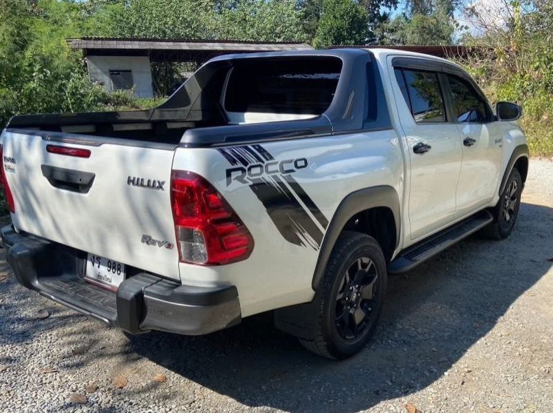 2019 Toyota Hillux pictures