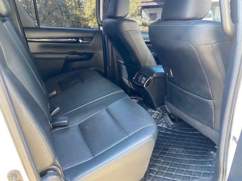 2019 Toyota Hillux pictures