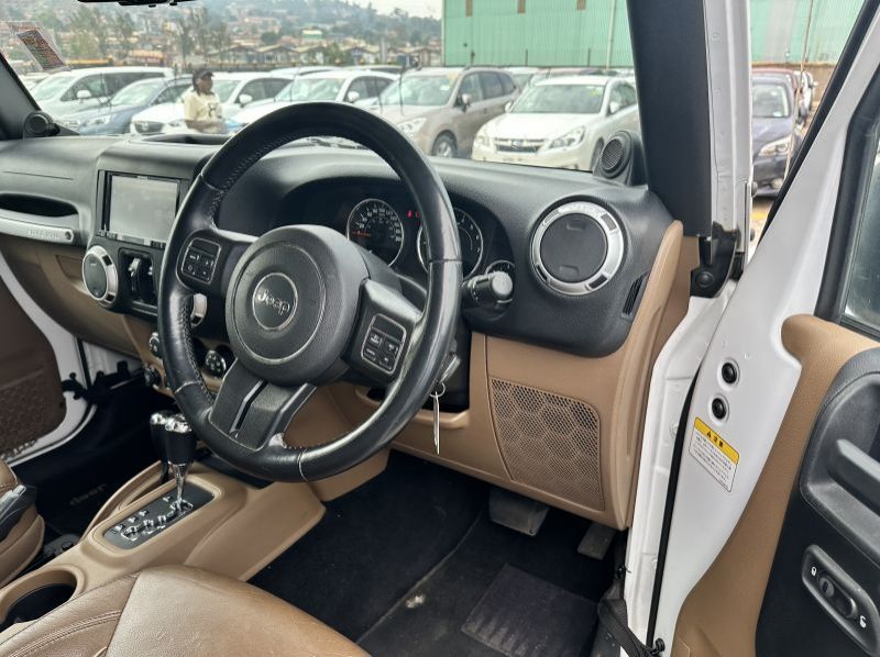 2013 Jeep WRANGLER pictures