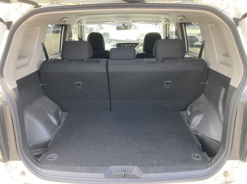 2013 Toyota Rumion pictures
