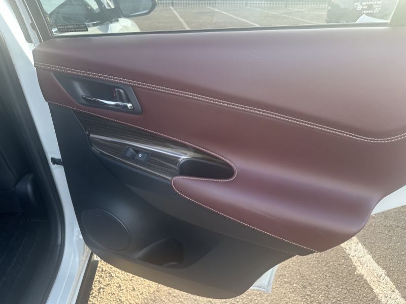 2016 Toyota Harrier pictures