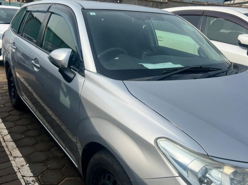 2017 Toyota Fielder pictures