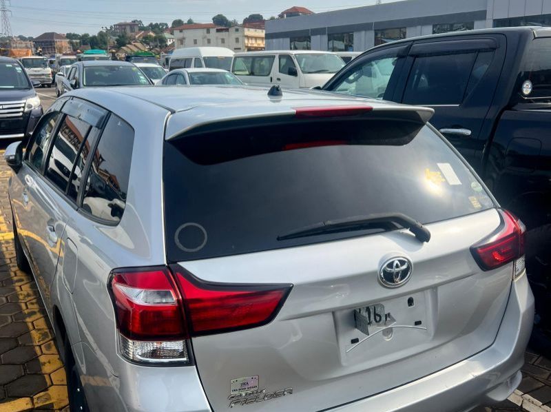 2017 Toyota Fielder pictures