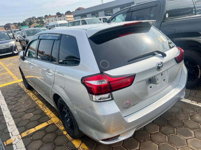 2017 Toyota Fielder pictures