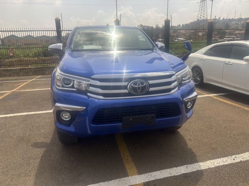 2018 Toyota Hilux Pickup pictures