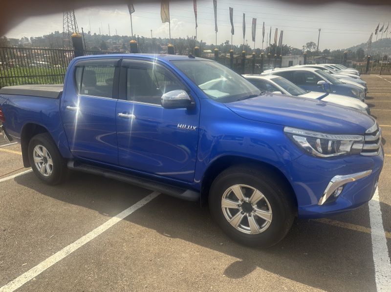 2018 Toyota Hilux Pickup pictures