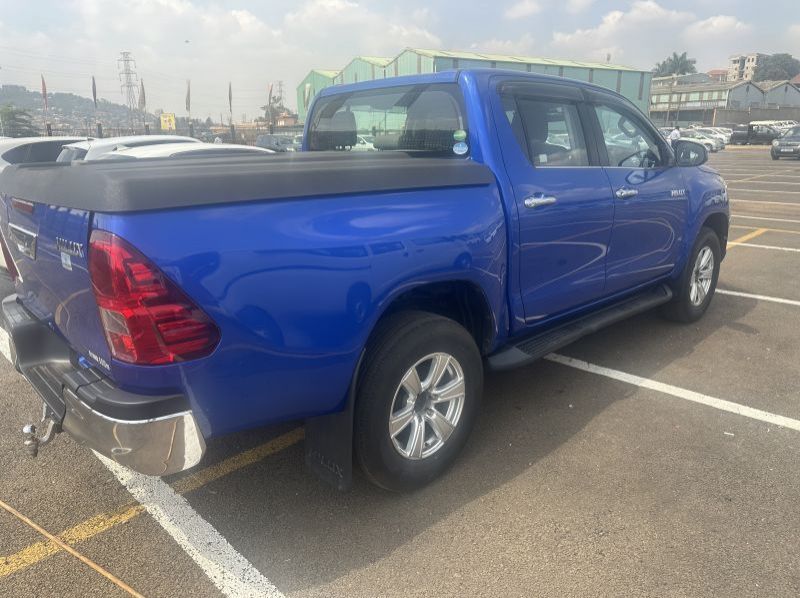 2018 Toyota Hilux Pickup pictures