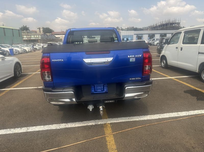 2018 Toyota Hilux Pickup pictures