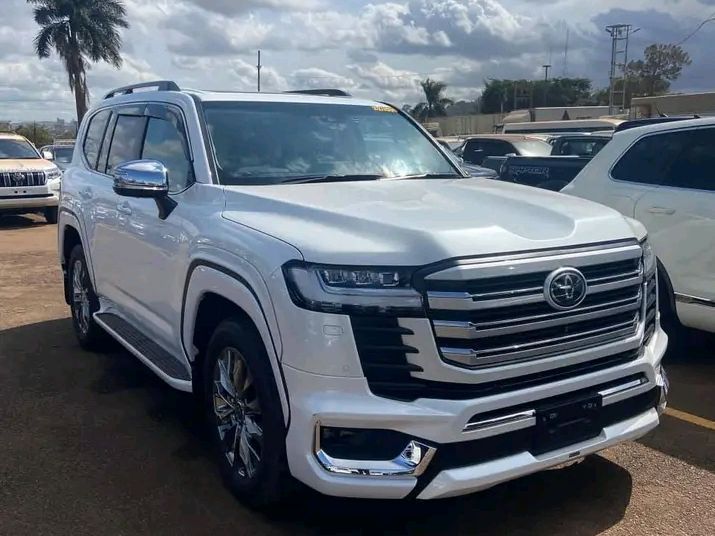 2022 Toyota LAND CRUISER 300 ZX for sale | Brand New | Automatic