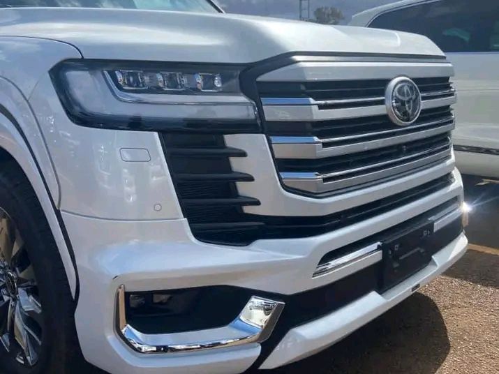 2022 Toyota LAND CRUISER 300 ZX for sale | Brand New | Automatic