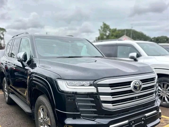 2023 Toyota LAND CRUISER ZX X 300 Model 2023 for sale | Brand New